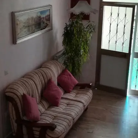 La Lepre Hotel 2*